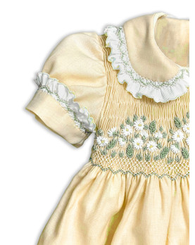 Artemisia girl daisies yellow smocked dress detail
