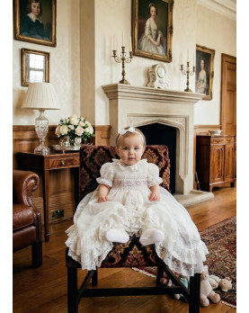 "L'abito Maia indossato: un capo che incanta per la sua bellezza e la sua vestibilità impeccabile."