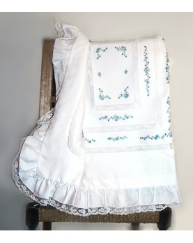 Baby sheet  and blanket with "mammola" flowers embroideries